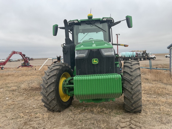 2022 John Deere 8R 250 Tractor
