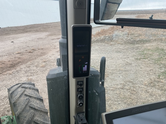 2022 John Deere 8R 250 Tractor