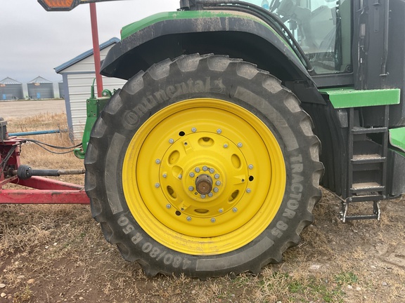 2022 John Deere 8R 250 Tractor