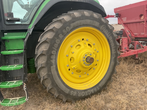 2022 John Deere 8R 250 Tractor