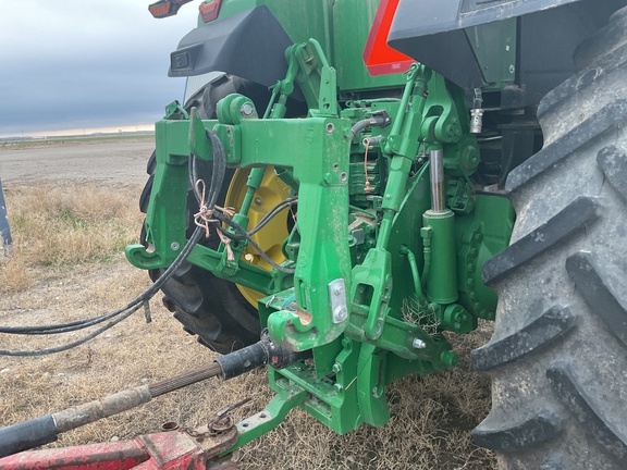 2022 John Deere 8R 250 Tractor