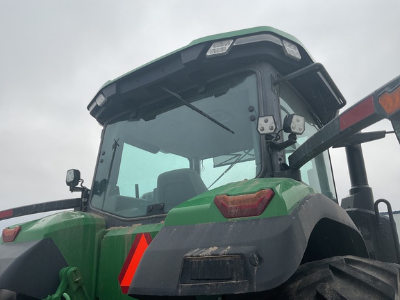 2022 John Deere 8R 250 Tractor