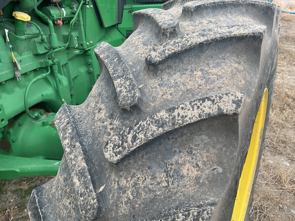 2022 John Deere 8R 250 Tractor