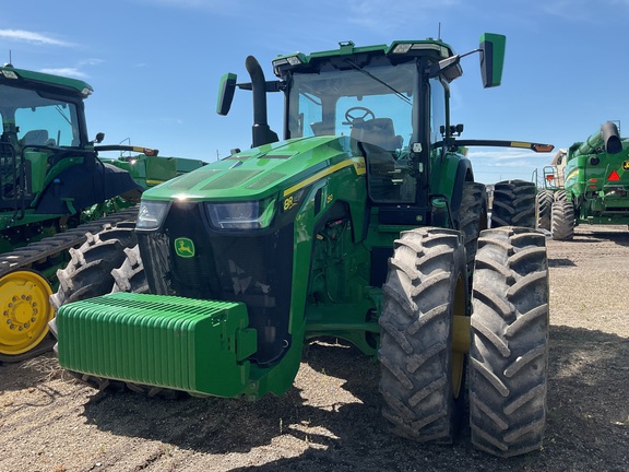2022 John Deere 8R 250 Tractor