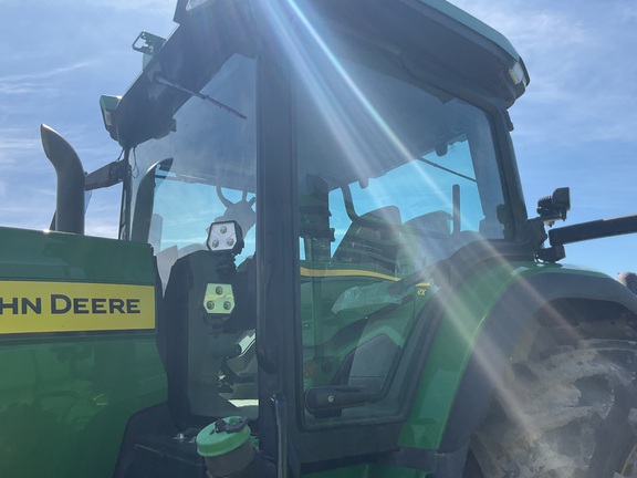 2022 John Deere 8R 250 Tractor