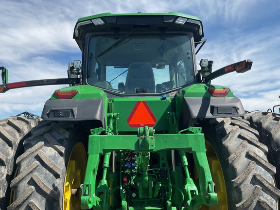 2022 John Deere 8R 250 Tractor