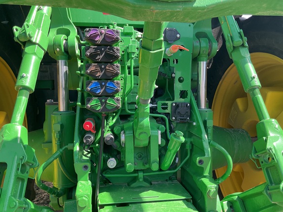 2022 John Deere 8R 250 Tractor