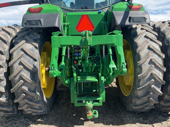 2022 John Deere 8R 250 Tractor