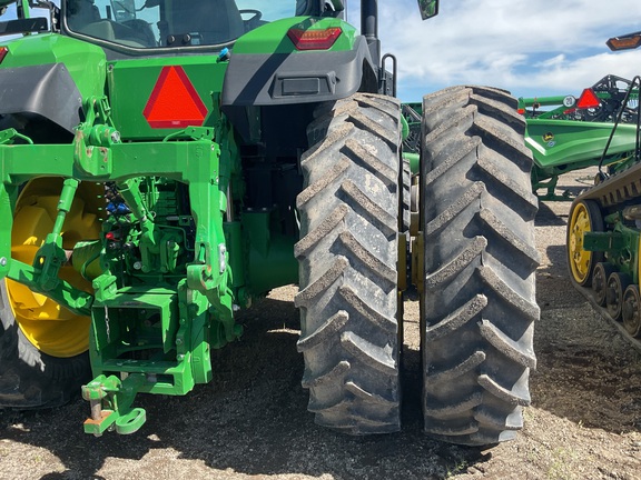 2022 John Deere 8R 250 Tractor