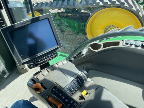 2022 John Deere 8R 250 Tractor