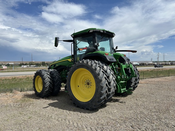 2022 John Deere 8R 250 Tractor