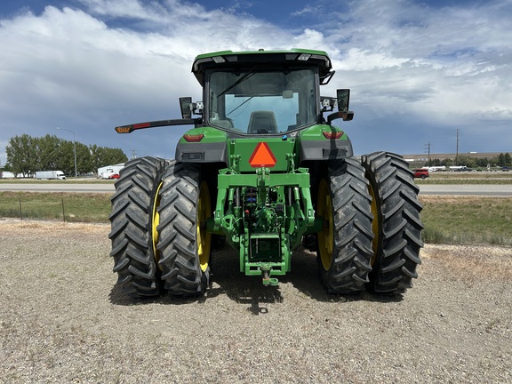 2022 John Deere 8R 250 Tractor