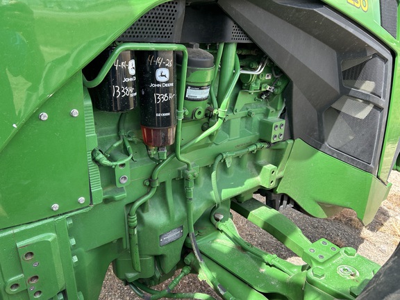 2022 John Deere 8R 250 Tractor