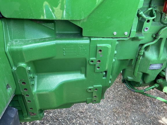 2022 John Deere 8R 250 Tractor
