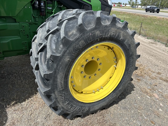 2022 John Deere 8R 250 Tractor