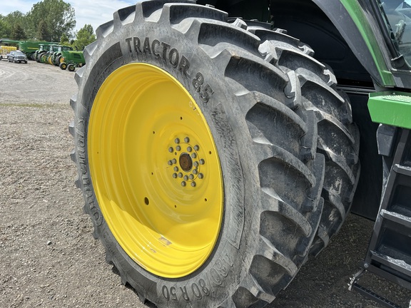 2022 John Deere 8R 250 Tractor