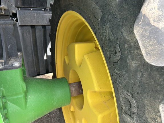 2022 John Deere 8R 250 Tractor