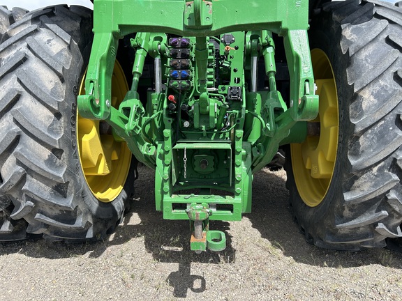 2022 John Deere 8R 250 Tractor