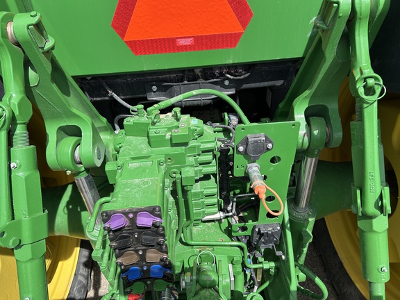 2022 John Deere 8R 250 Tractor