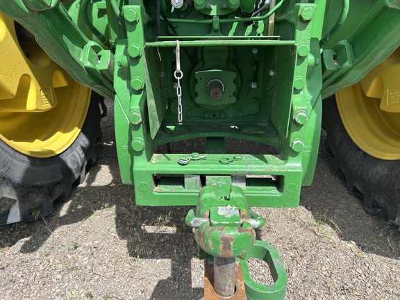2022 John Deere 8R 250 Tractor