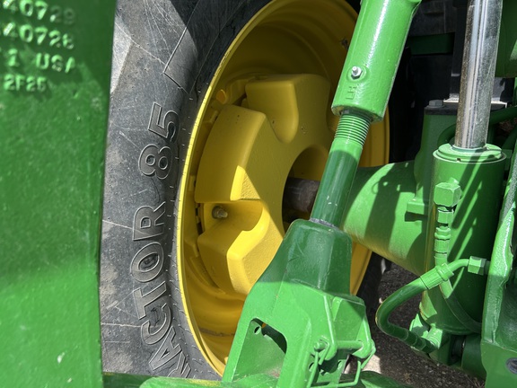 2022 John Deere 8R 250 Tractor