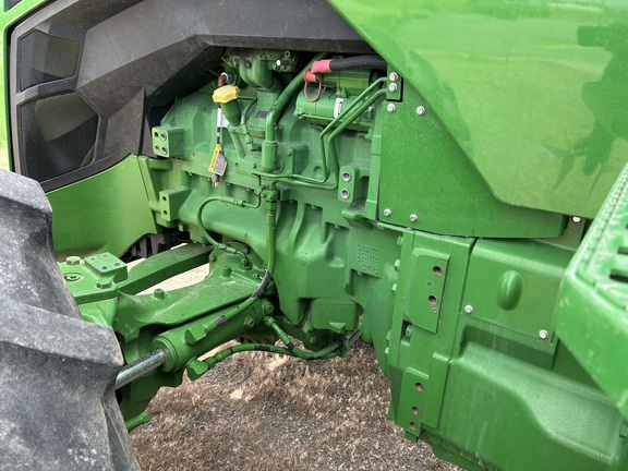 2022 John Deere 8R 250 Tractor