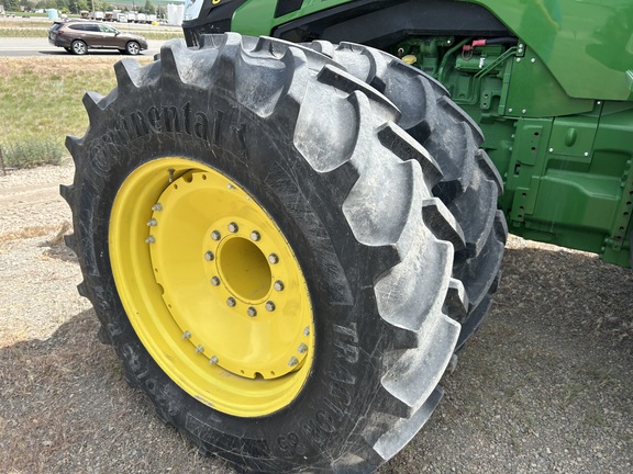 2022 John Deere 8R 250 Tractor