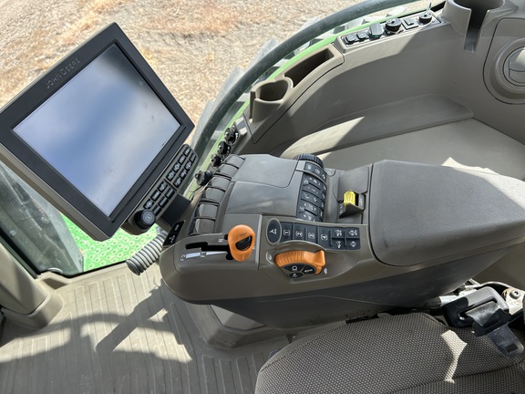 2022 John Deere 8R 250 Tractor