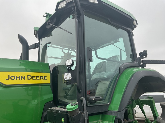 2022 John Deere 8R 250 Tractor