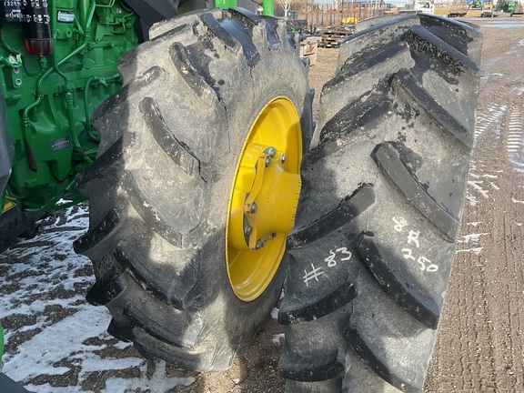 2022 John Deere 8R 250 Tractor