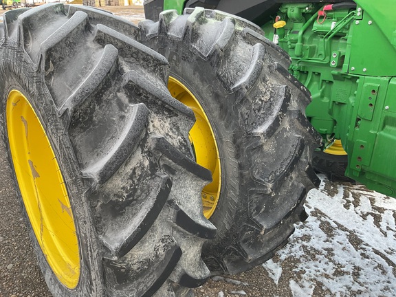 2022 John Deere 8R 250 Tractor