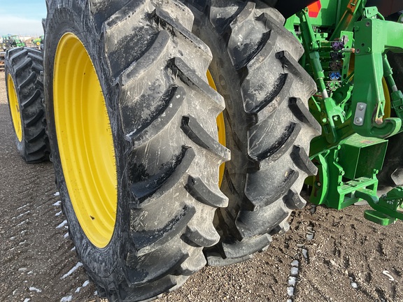 2022 John Deere 8R 250 Tractor