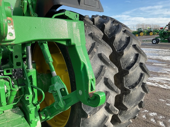 2022 John Deere 8R 250 Tractor