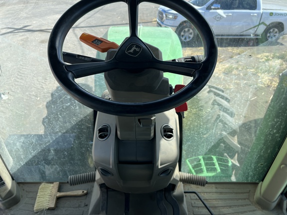 2024 John Deere 7R 250 Tractor