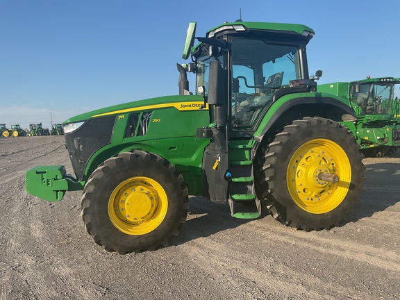 2024 John Deere 7R 250 Tractor