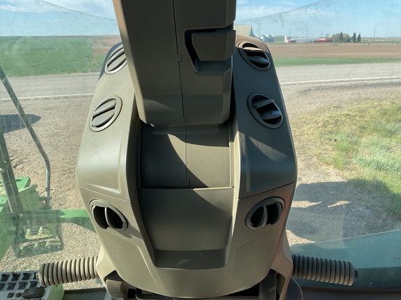 2024 John Deere 8RT 370 Tractor Rubber Track