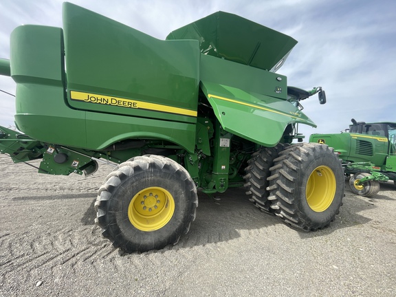 2022 John Deere S780 Combine