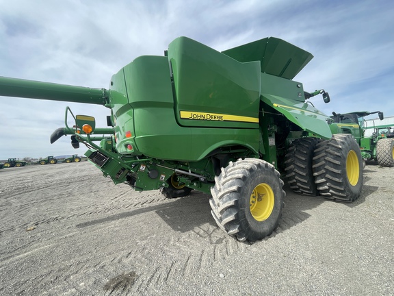 2022 John Deere S780 Combine