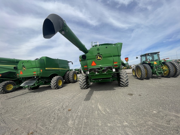 2022 John Deere S780 Combine