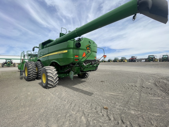 2022 John Deere S780 Combine
