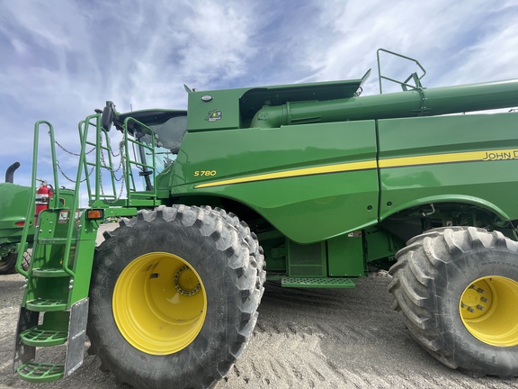 2022 John Deere S780 Combine