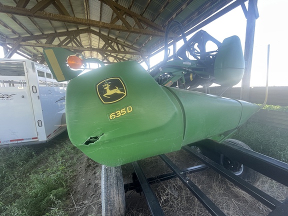 2011 John Deere 635D Header Combine