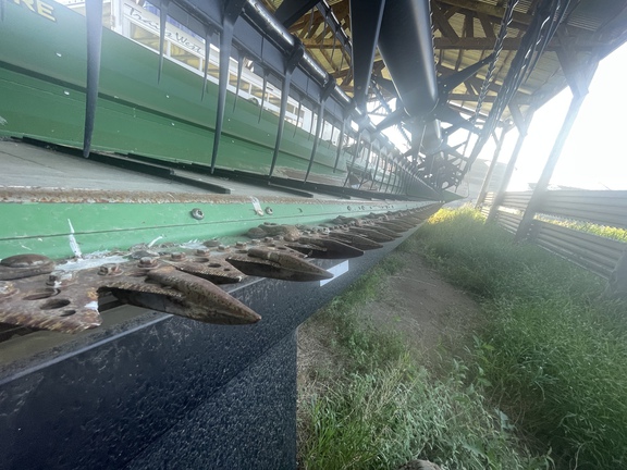 2011 John Deere 635D Header Combine