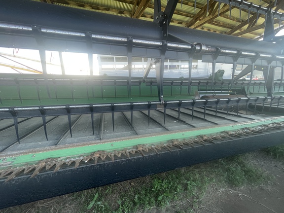 2011 John Deere 635D Header Combine