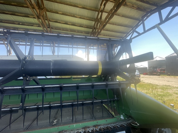 2011 John Deere 635D Header Combine