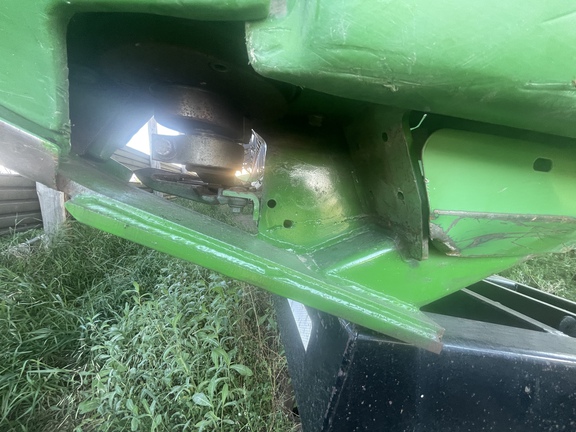 2011 John Deere 635D Header Combine