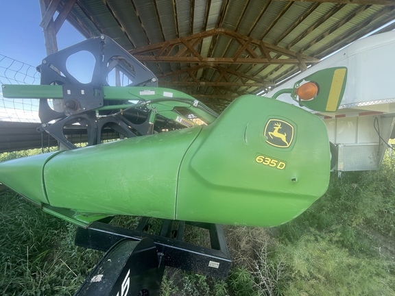 2011 John Deere 635D Header Combine
