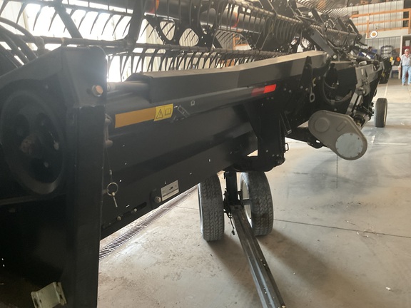 2014 MacDon D65-35 Header Combine