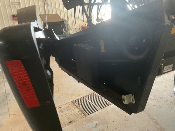 2014 MacDon D65-35 Header Combine
