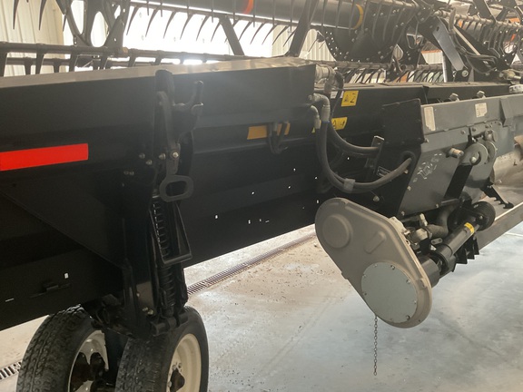 2014 MacDon D65-35 Header Combine